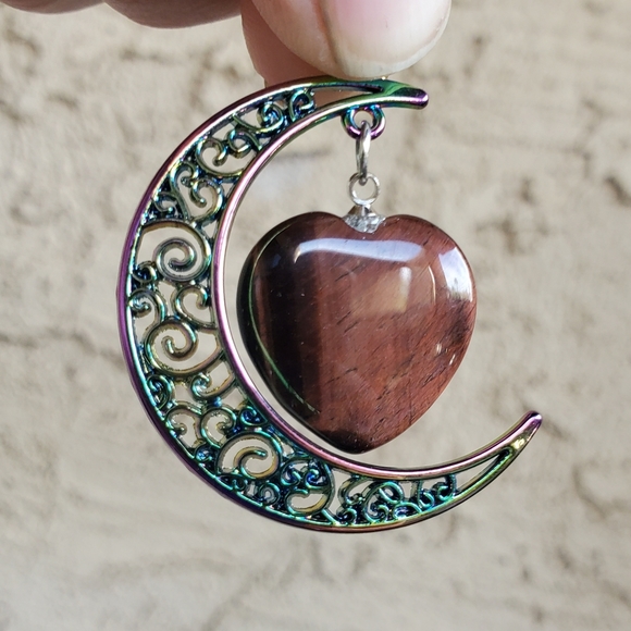 New Carved Heart Shaped Red Tiger Eye Rainbow Titanium Cresent Moon Pendant. - Picture 4 of 14